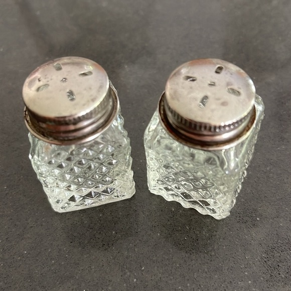 VINTAGE INDIANA GLASS CLEAR DIAMOND POINT 4 pc SET! Syrup, Sugar Salt & Pepper - Picture 11 of 14